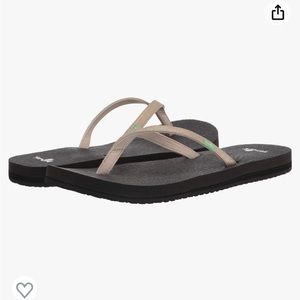 ⭐️SALE⭐️ Sanuk Yoga 🧘🏻‍♀️ Mat Spree 4 Flip Flops